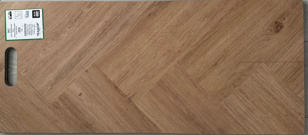Pardoseala-SPC-herringbone-Ado-Floor-Juna-1514